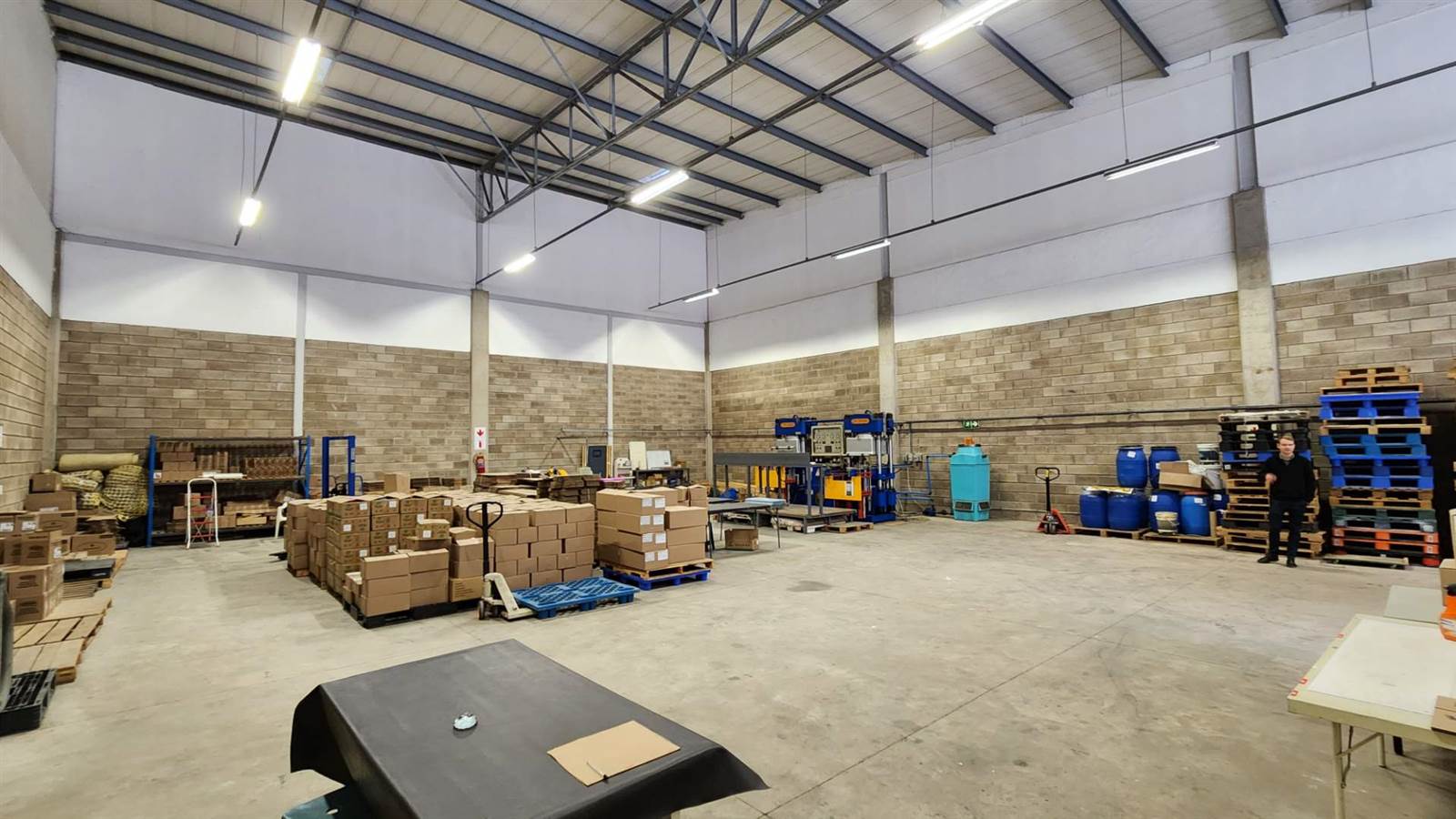 400  m² Industrial space in Mt Edgecombe photo number 1