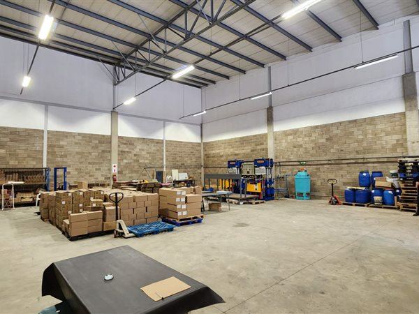 400  m² Industrial space in Mt Edgecombe