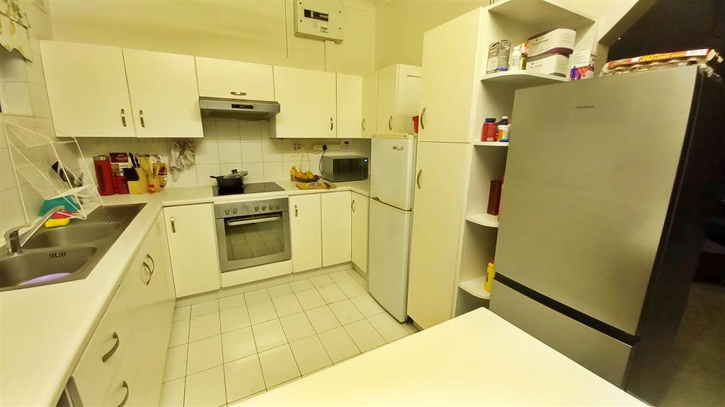 2 Bed Apartment in Morningside photo number 9