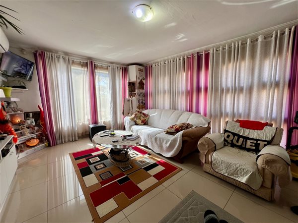 5 Bedroom House 5 Bedroom House