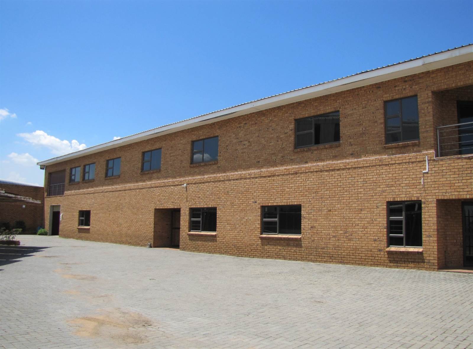 738  m² Commercial space in Sasolburg photo number 1