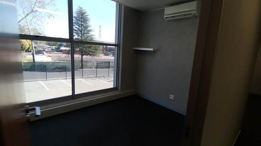 163  m² Commercial space in Bedfordview photo number 9