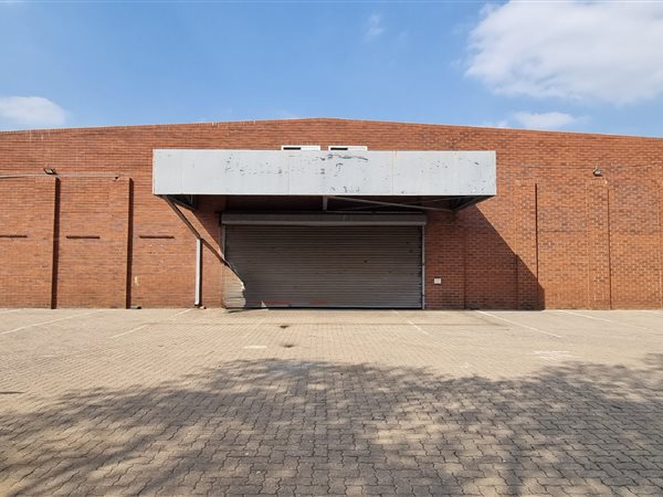 1 305  m² Industrial space