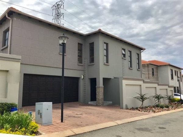 3 Bedroom Townhouse 3 Bedroom Townhouse