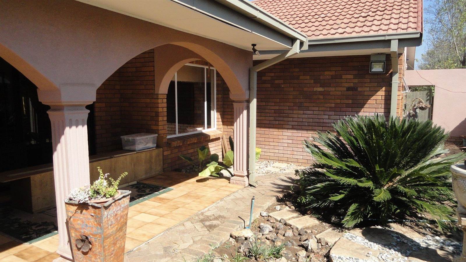 4 Bed House in Potchefstroom Central photo number 1