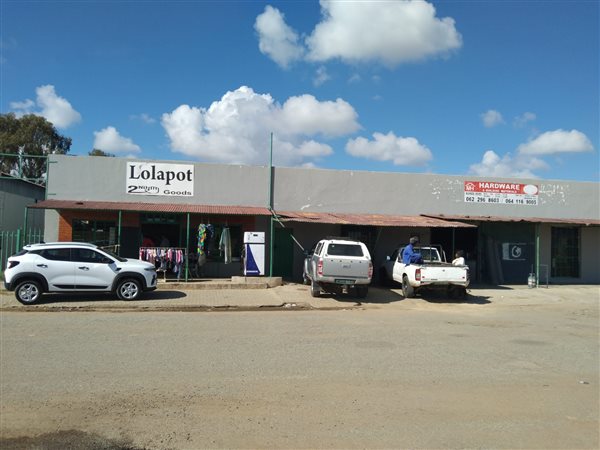 852  m² Commercial space in Theunissen