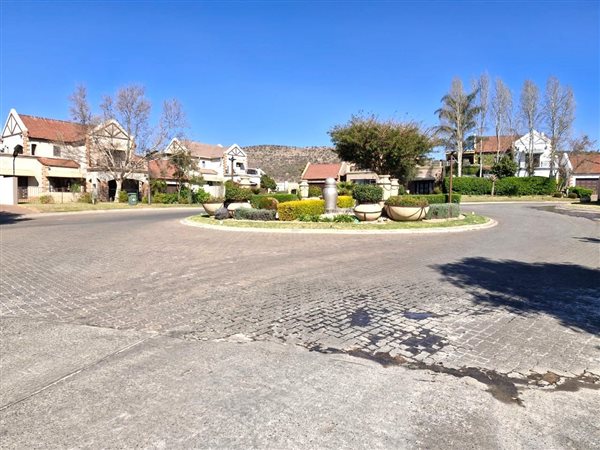 3 Bedroom Townhouse 3 Bedroom Townhouse