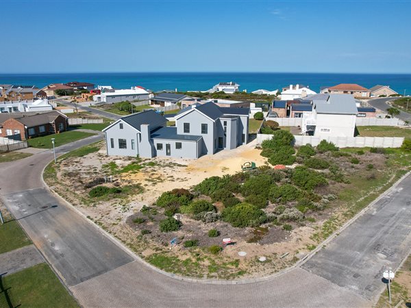 789 m² Land available in Struisbaai