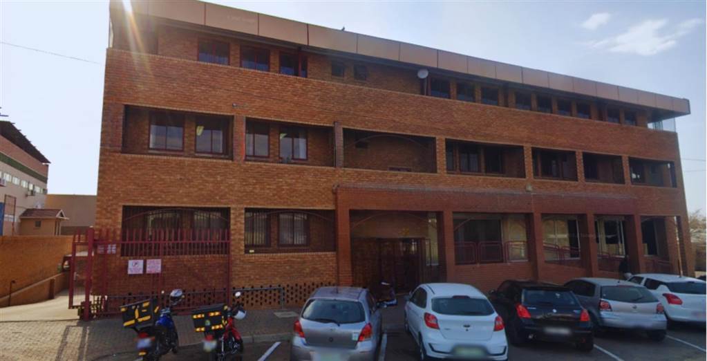 2550  m² Commercial space in Rustenburg Central photo number 1