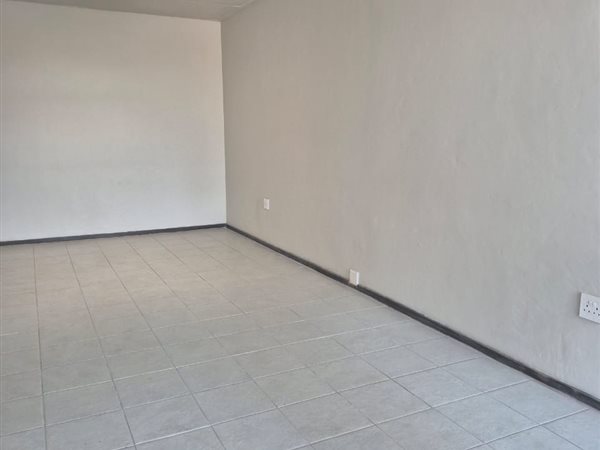 407 m² Retail Space 407 m² Retail Space