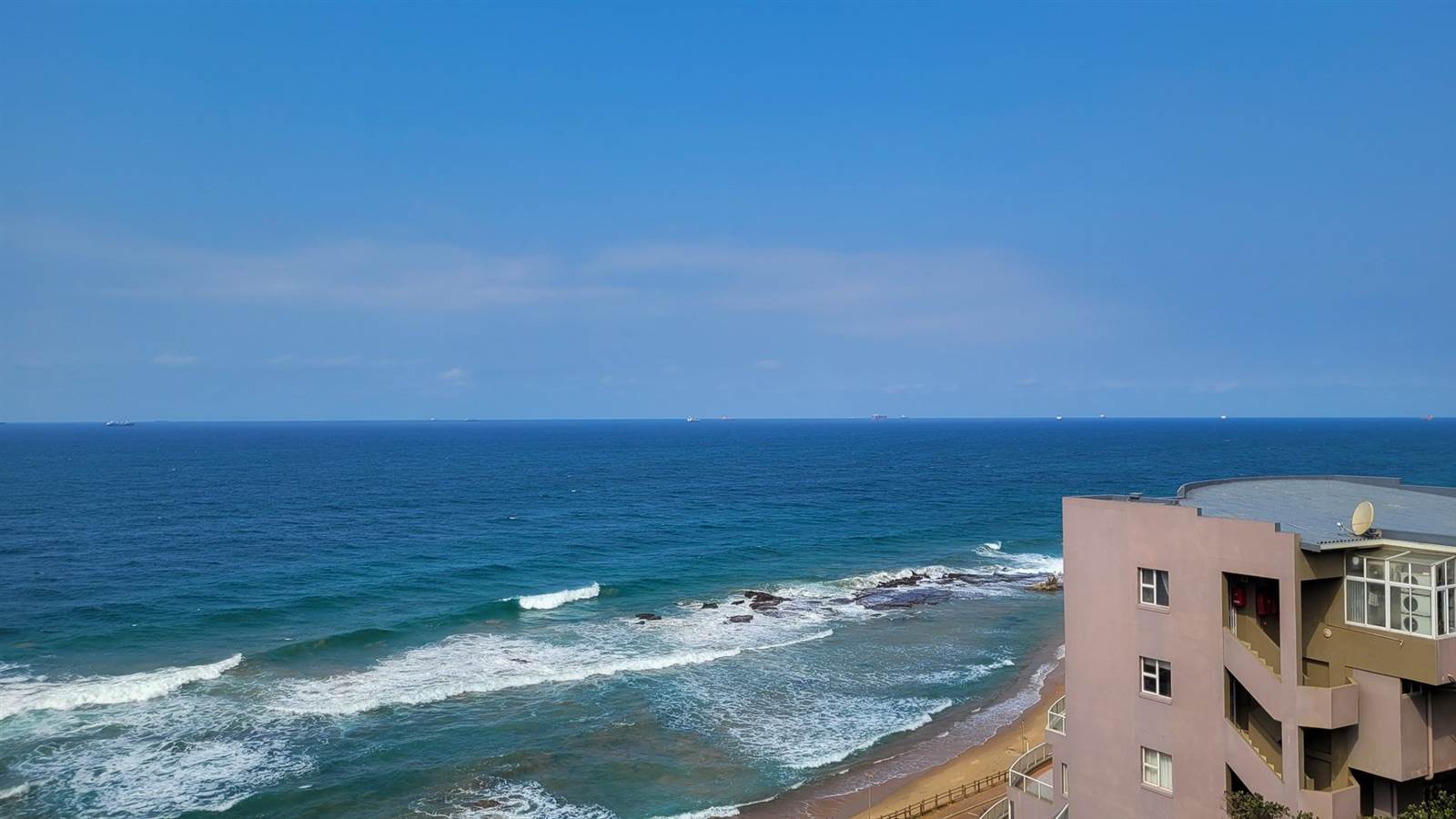 3 Bed Penthouse in Umdloti Beach photo number 1