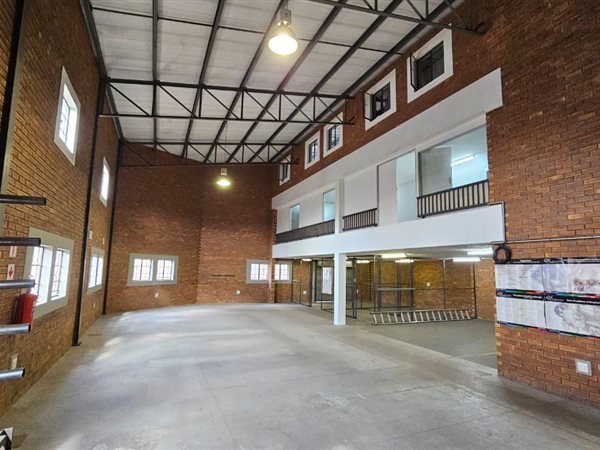 613  m² Industrial space