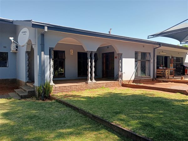 5 Bedroom House 5 Bedroom House