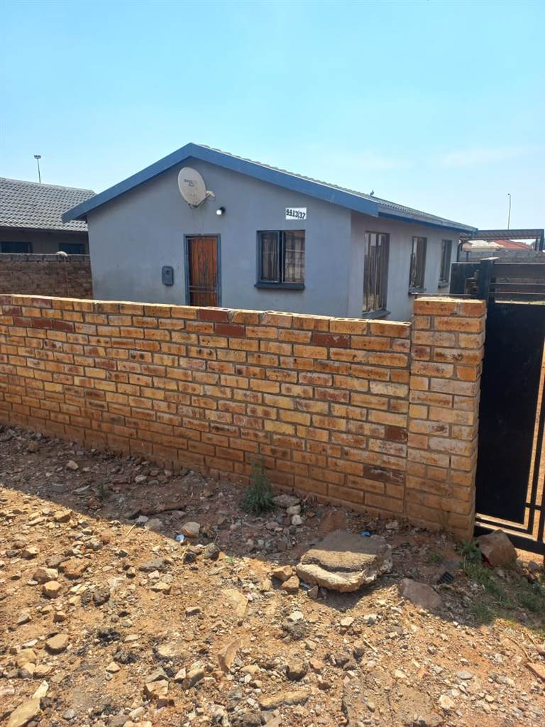 2 Bed House in Roodekop photo number 1