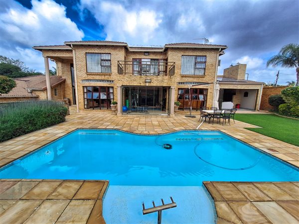5 Bedroom House