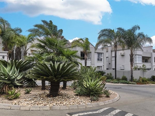 2 Bed Apartment in Eagle Canyon Golf Estate