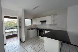 2 Bed Townhouse in Marais Steyn Park photo number 3