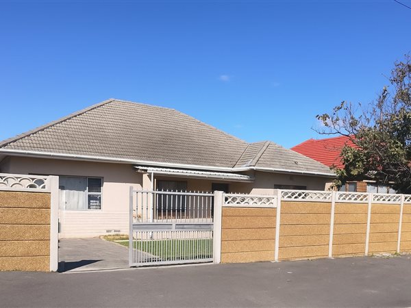 6 Bedroom House 6 Bedroom House