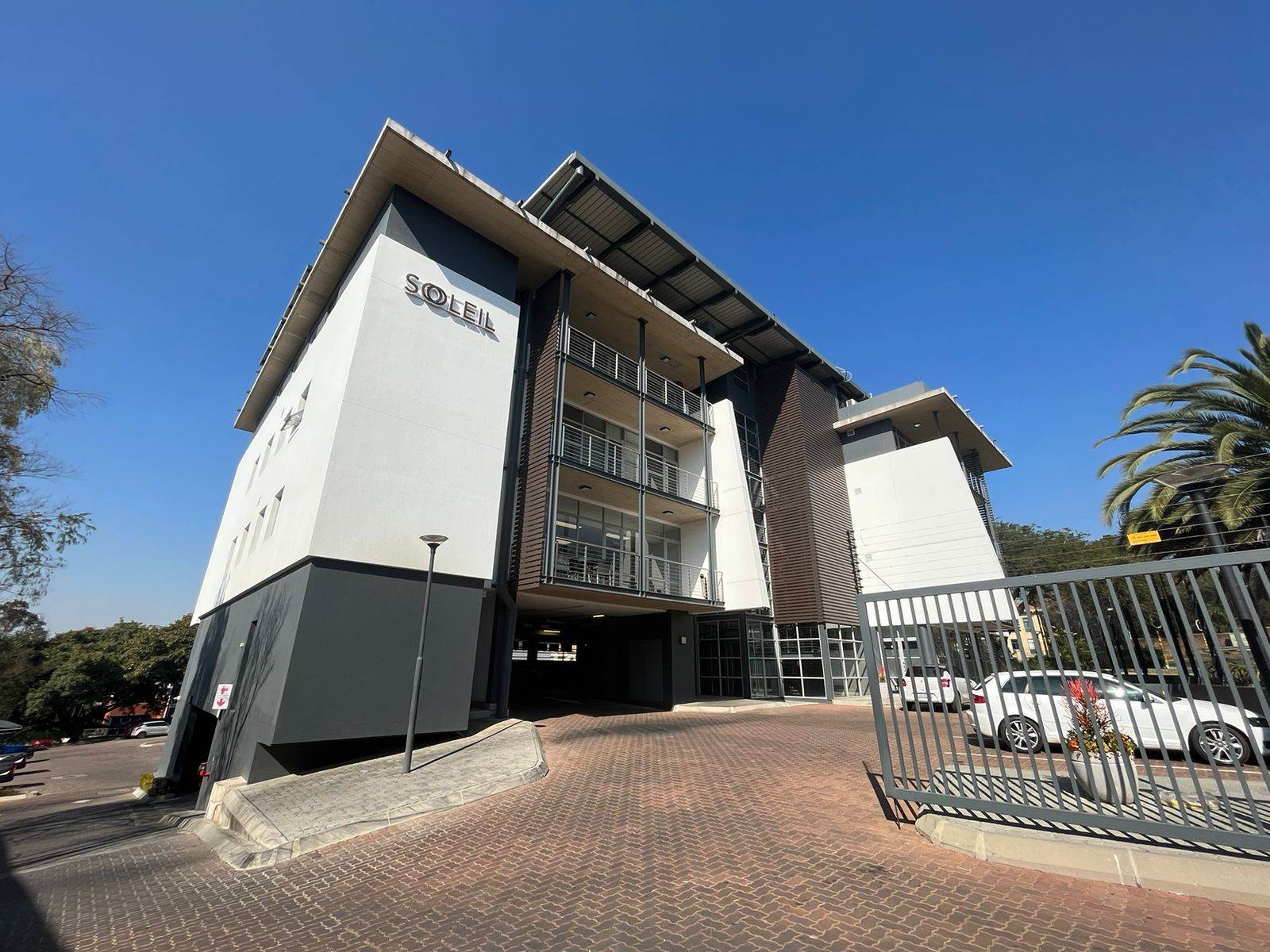 170  m² Commercial space in Bryanston photo number 22