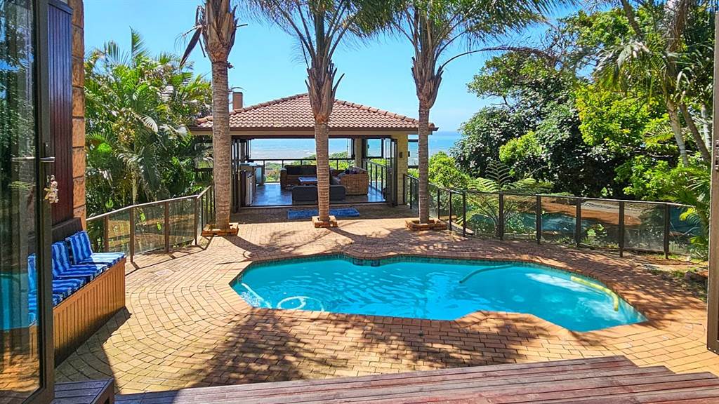 6 Bed House in Shelly Beach photo number 1