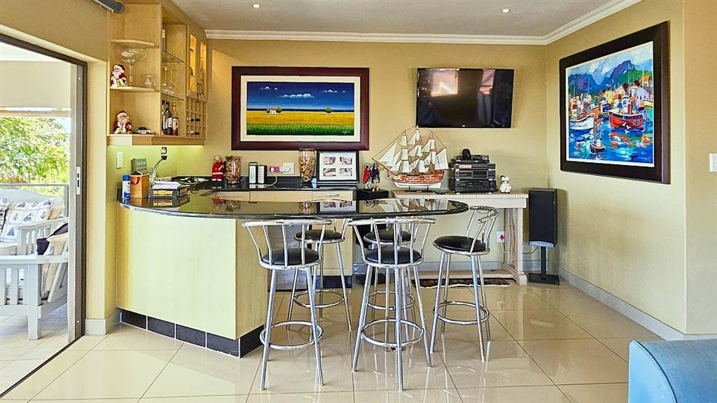6 Bed House in Shelly Beach photo number 17