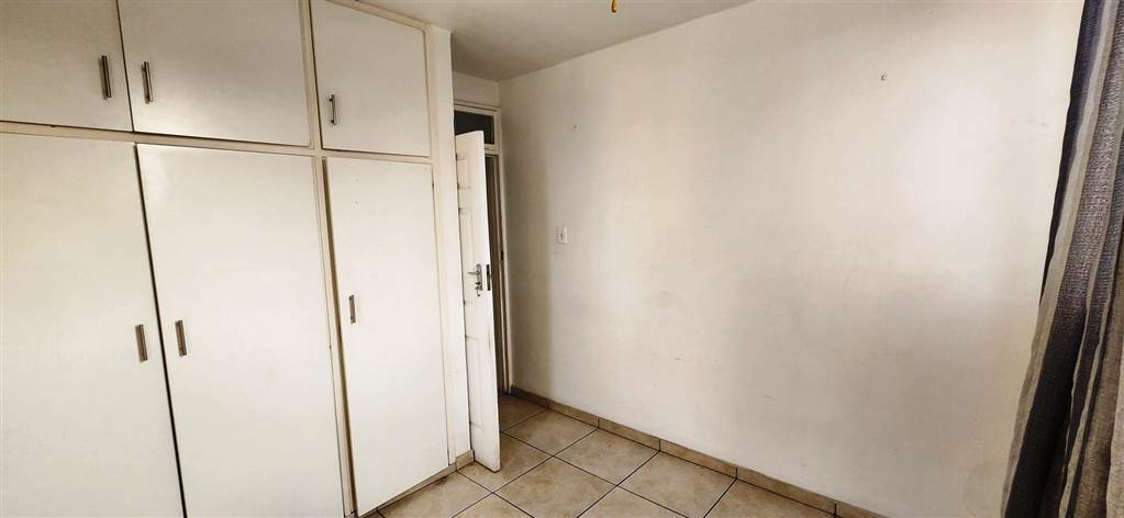 2 Bed Apartment in Bulwer photo number 10