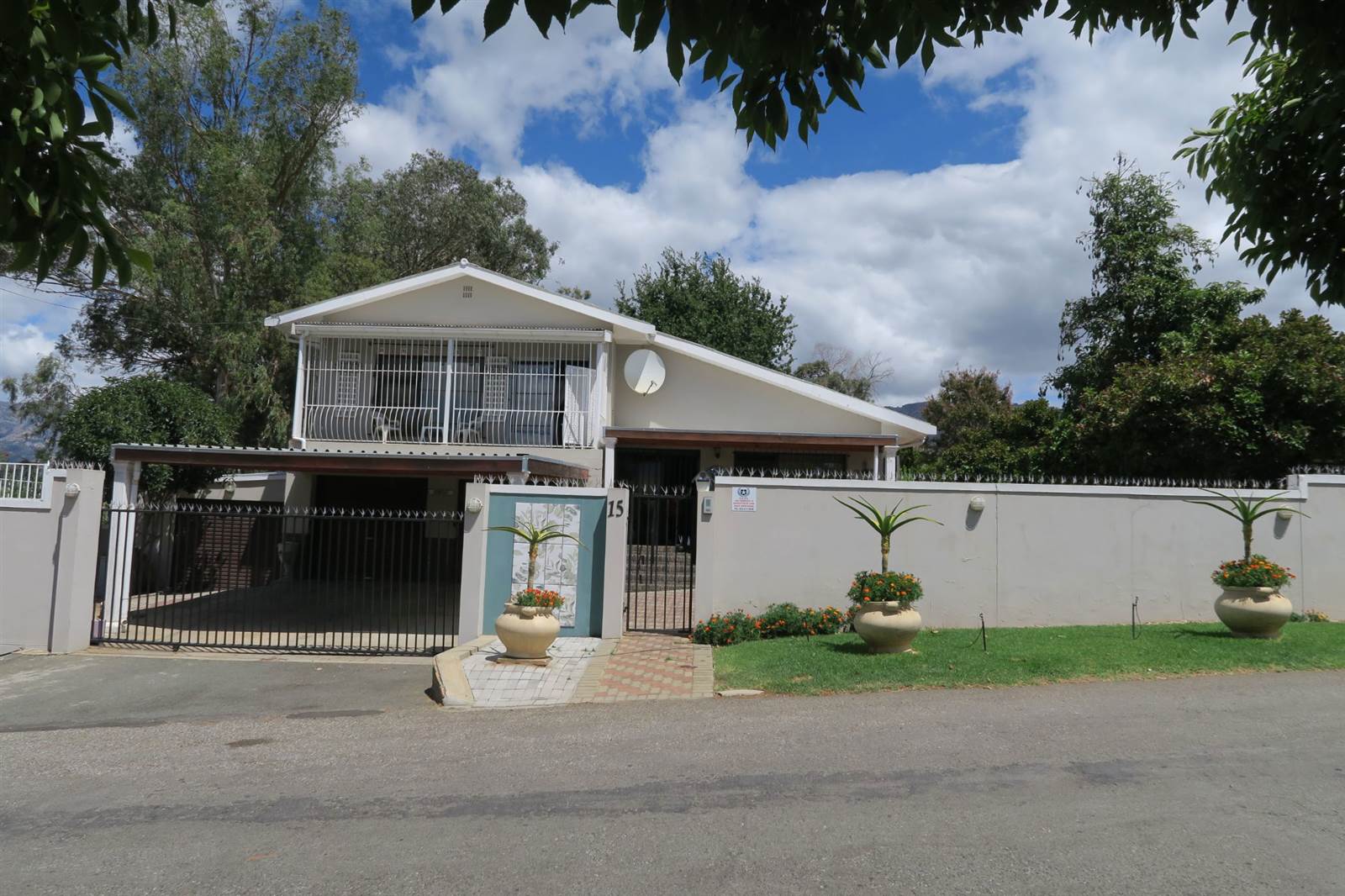 4 Bed House in Prince Alfred Hamlet photo number 2