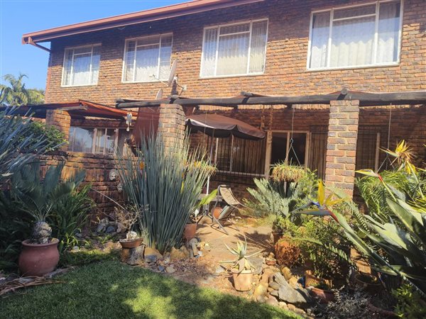 3 Bedroom Townhouse 3 Bedroom Townhouse