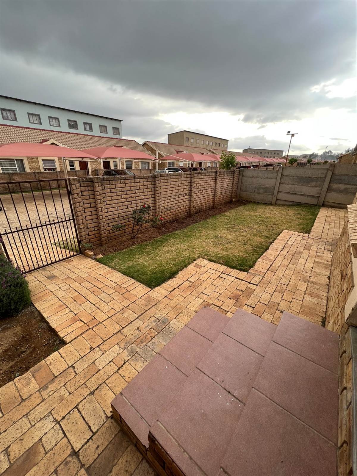 2 Bed Townhouse in Olievenhoutbosch photo number 21