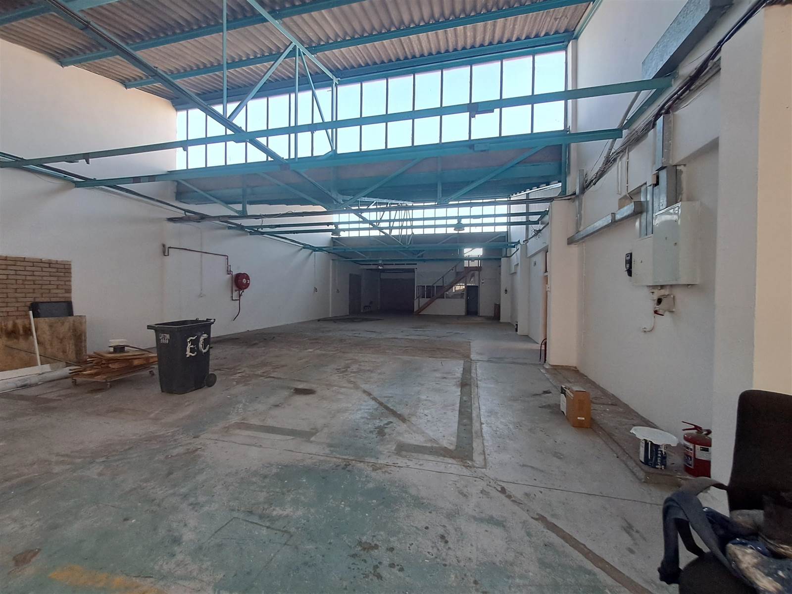 570  m² Industrial space in Parow East photo number 1