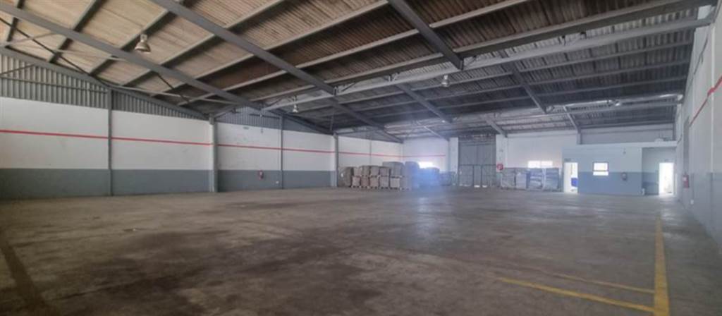 3075  m² Industrial space in Airport Industria photo number 9