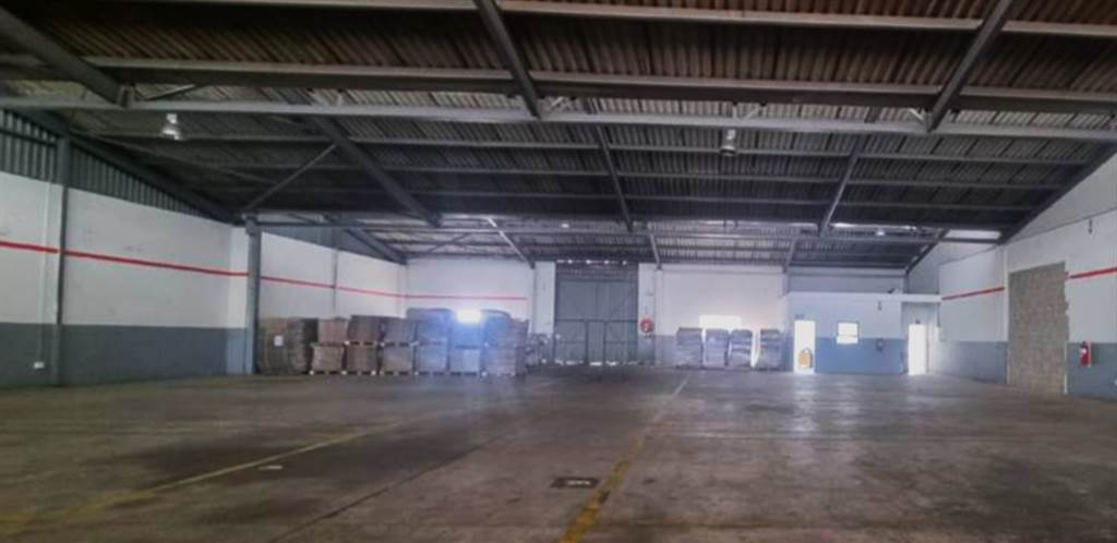 3075  m² Industrial space in Airport Industria photo number 7