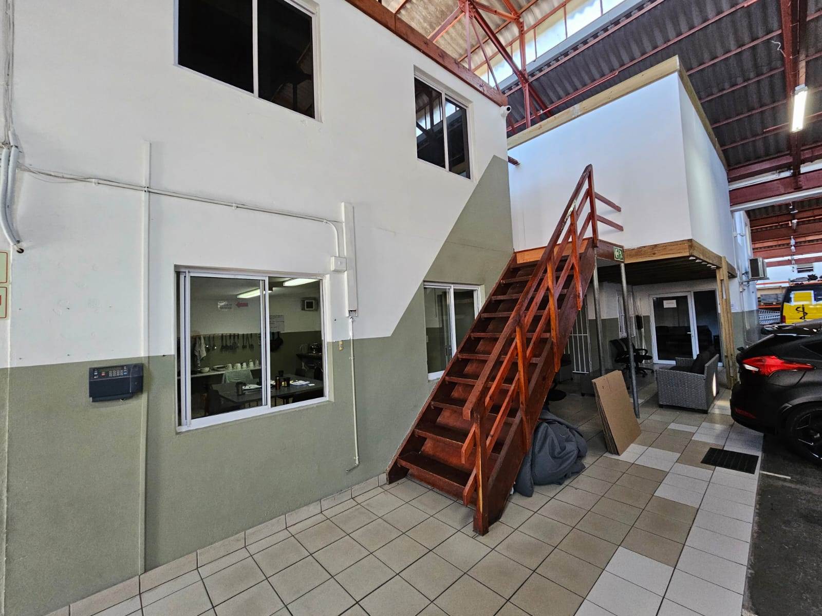 850  m² Industrial space in Ndabeni photo number 2