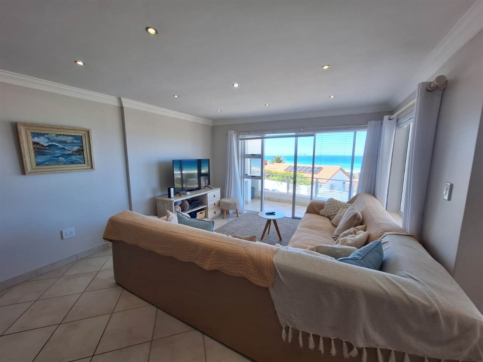 3 Bed Townhouse in Jeffreys Bay photo number 5