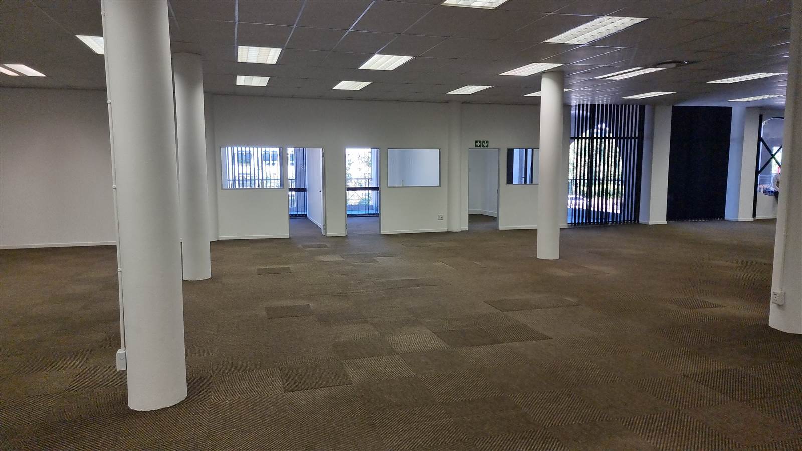 685  m² Commercial space in Bellville Central photo number 3