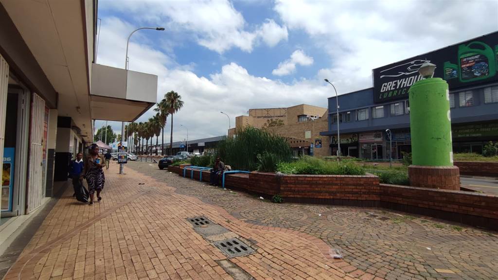 489  m² Commercial space in Edenvale photo number 1