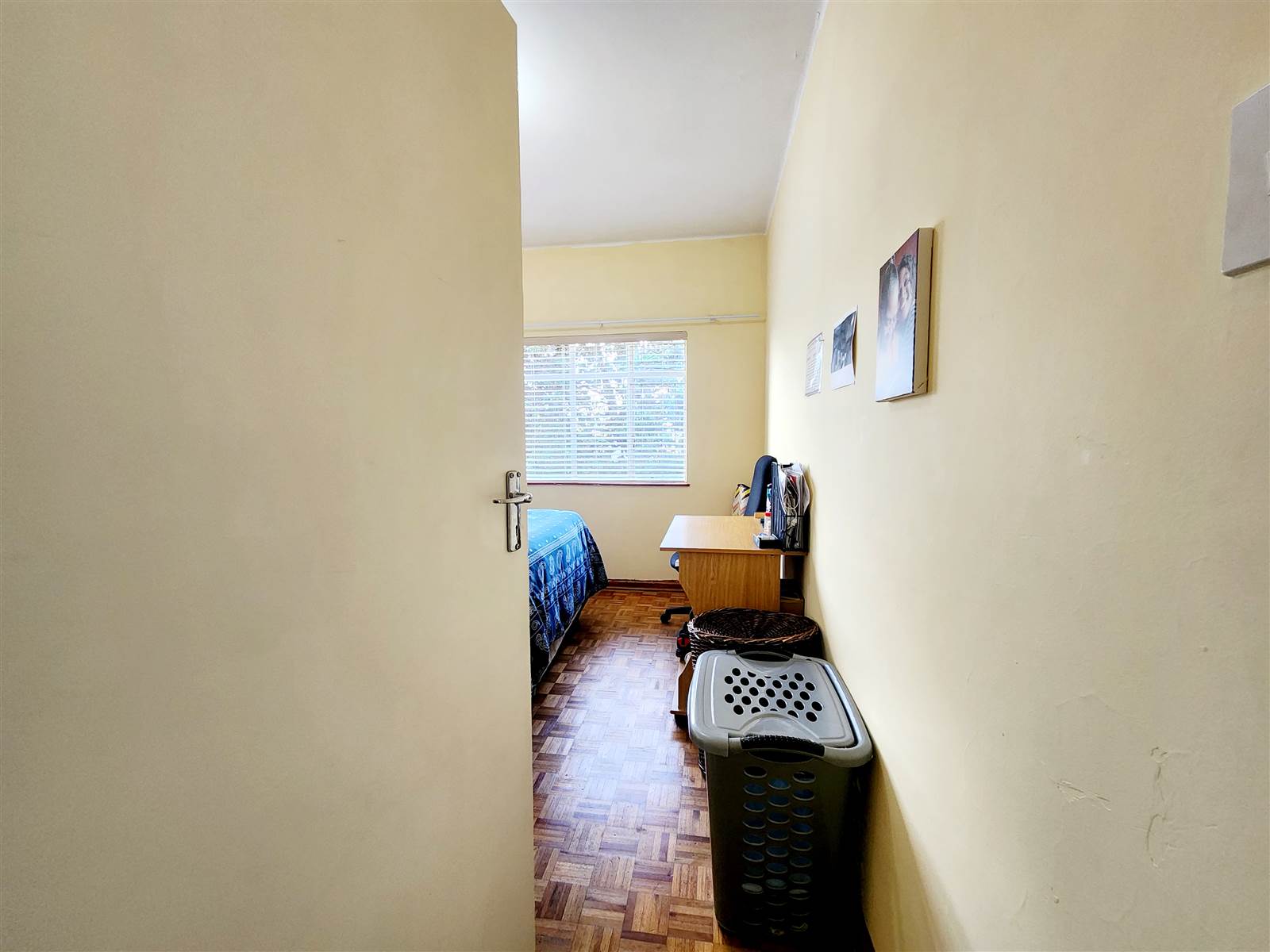 2 Bed Apartment in Richmond Hill photo number 23