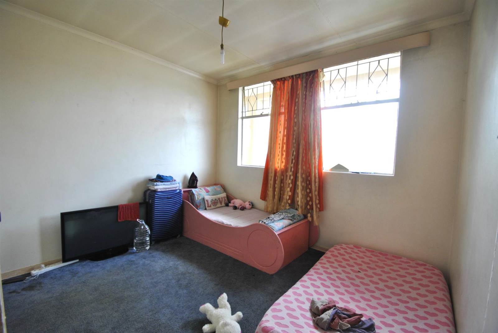 2 Bed Apartment in Booysens photo number 5