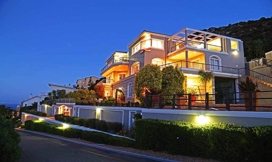8 Bed House in Fish Hoek photo number 1