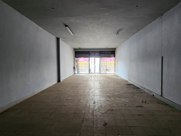 130  m² Commercial space