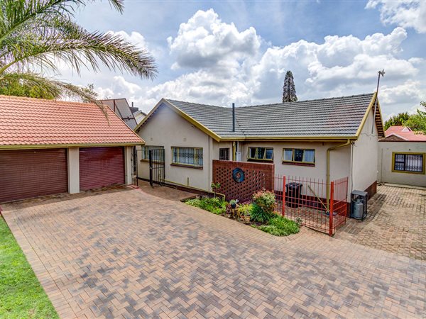 3 Bedroom House 3 Bedroom House