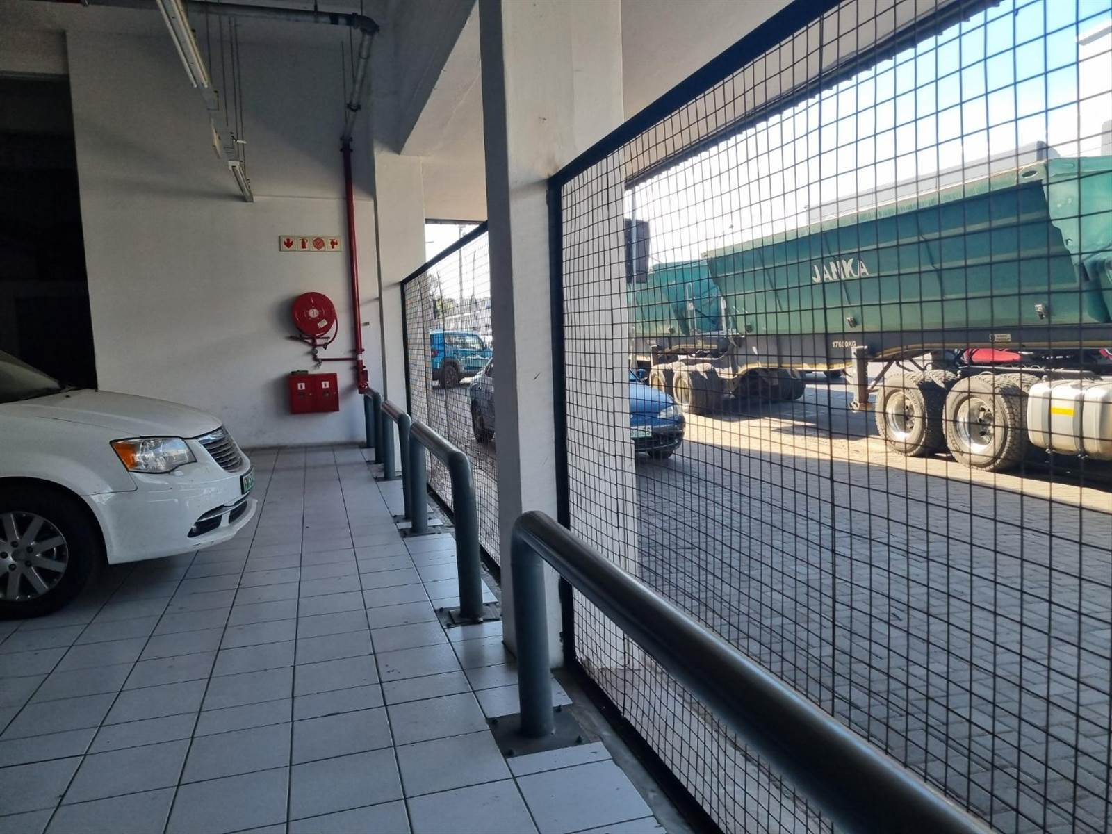 692  m² Commercial space in Bloemfontein photo number 16