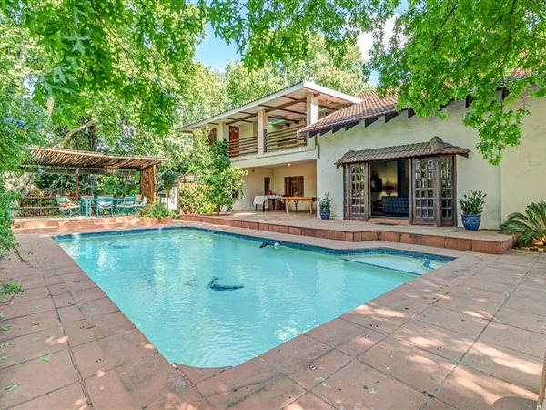12 Bed House in Lonehill
