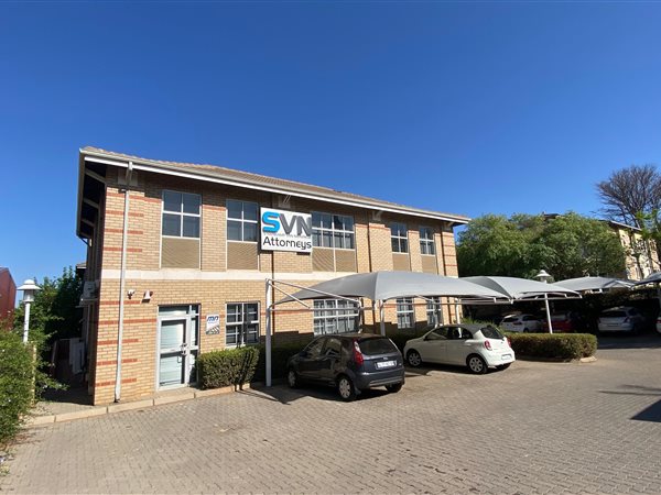 182  m² Commercial space