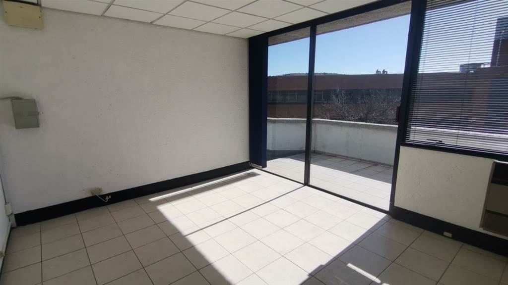 5061  m² Commercial space in Bedfordview photo number 15