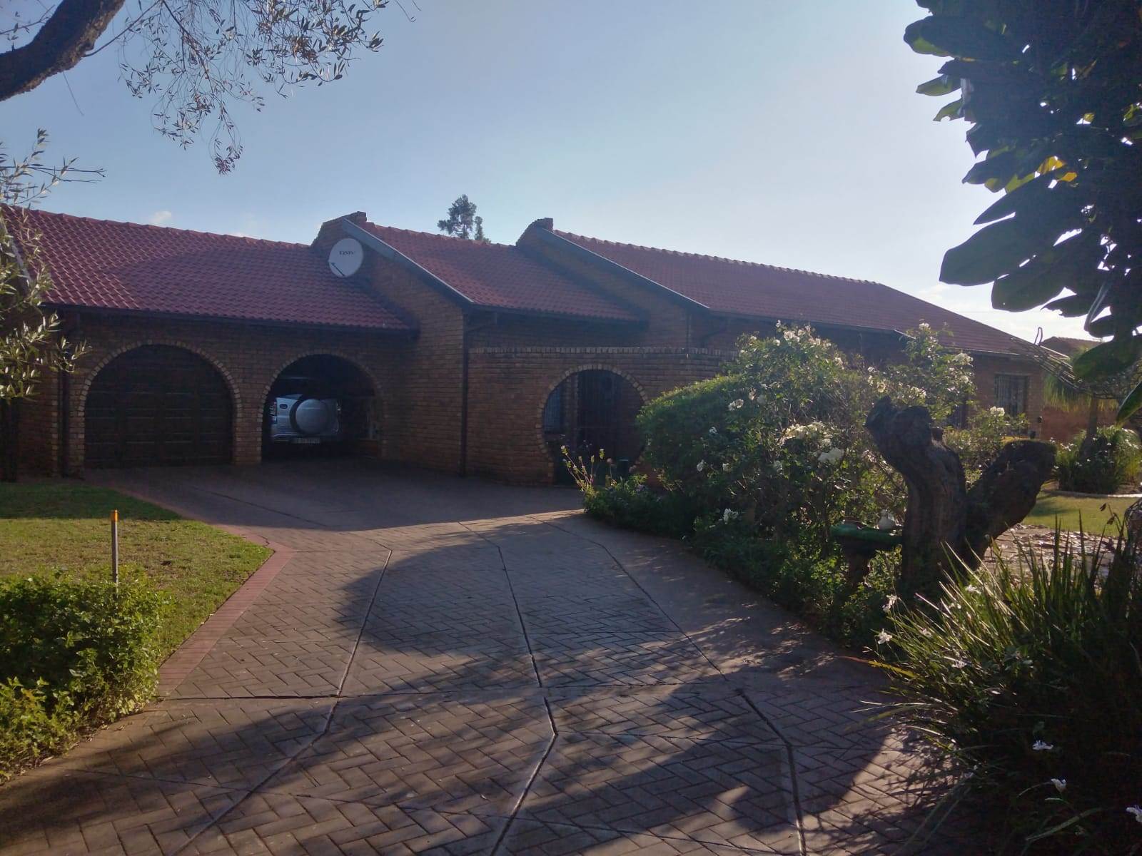 3 Bed House in Rooihuiskraal North photo number 1