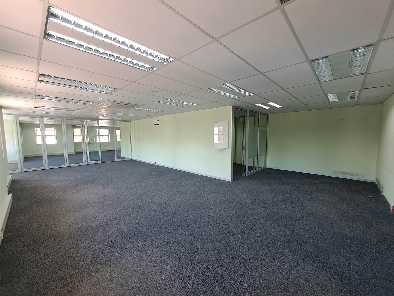 383  m² Commercial space in Hyde Park photo number 3