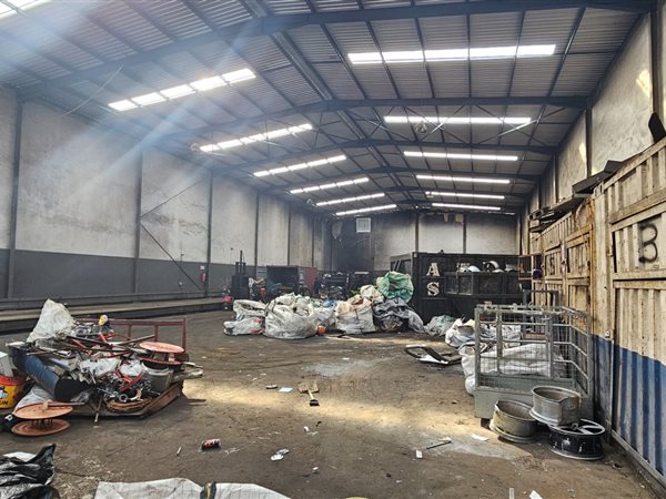 1 400 m² Commercial space 1 400 m² Commercial space