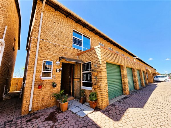 3 Bed Apartment in Rangeview