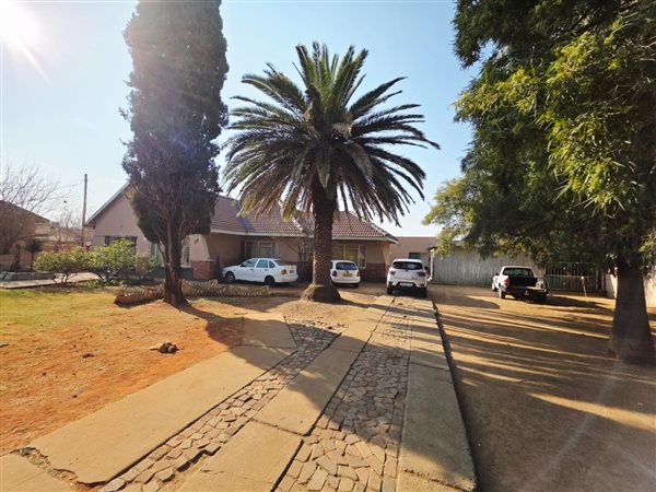 3 Bedroom House 3 Bedroom House